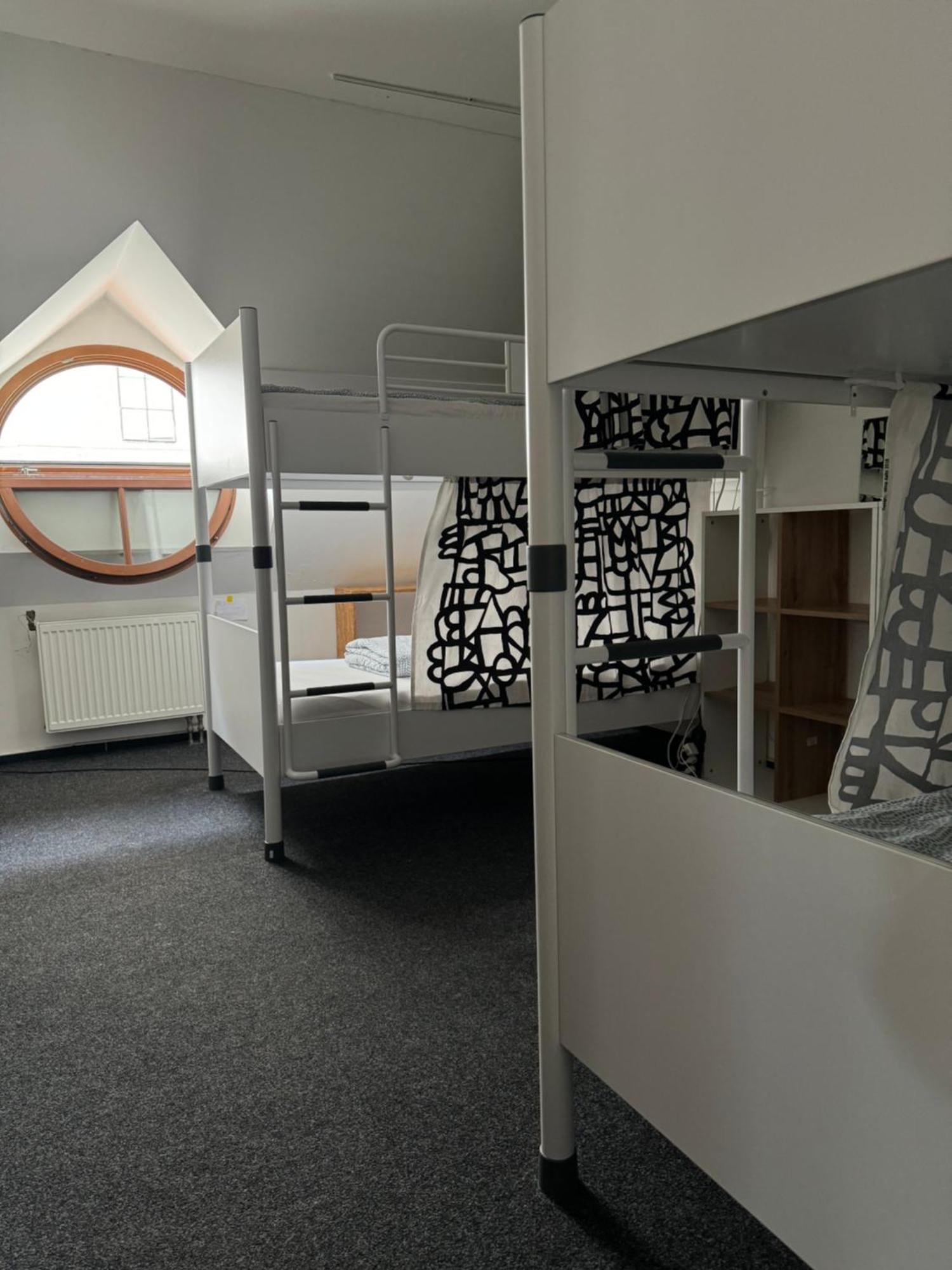 Hostel John Galt เบอร์โน ภายนอก รูปภาพ