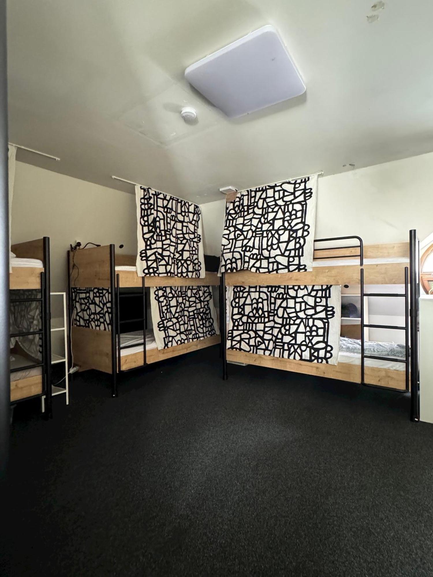 Hostel John Galt เบอร์โน ภายนอก รูปภาพ